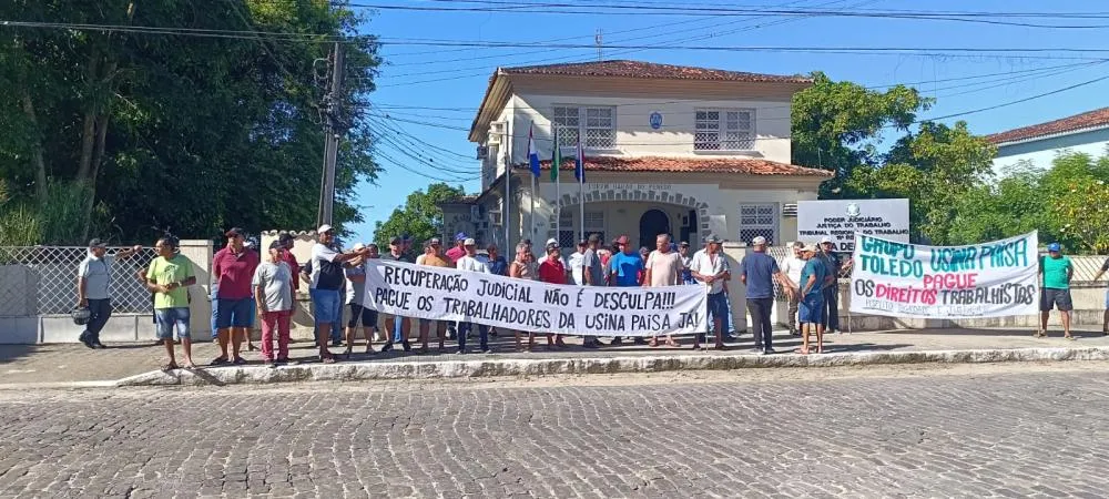 Imagem de reprodução; Manifestação de ex funcionários da Usina PAISA.