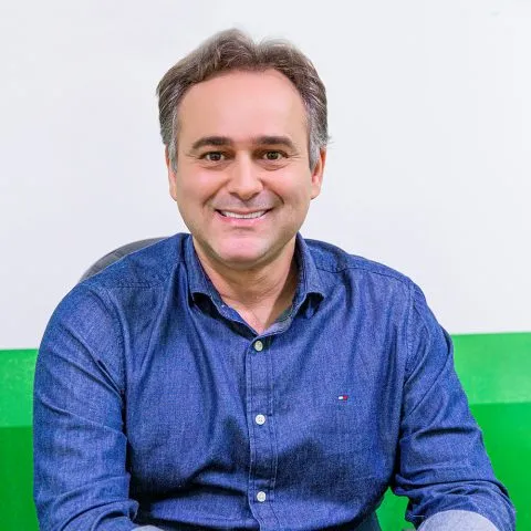 Yalê Fernandes; fotografia disponível no site da Prefeitura de Arapiraca