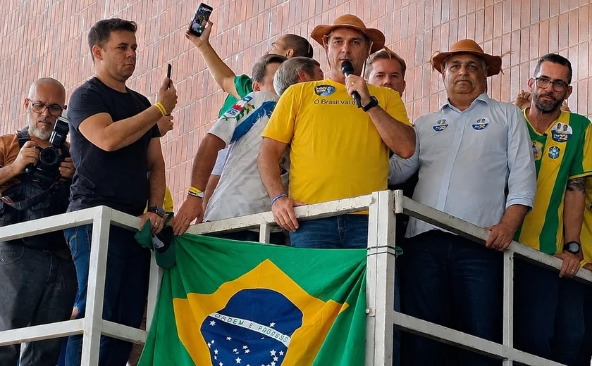 Flávio Bolsonaro; foto por Tribuna Hoje.